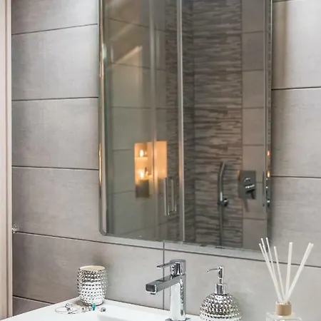 Aelia Gardeno Vila *